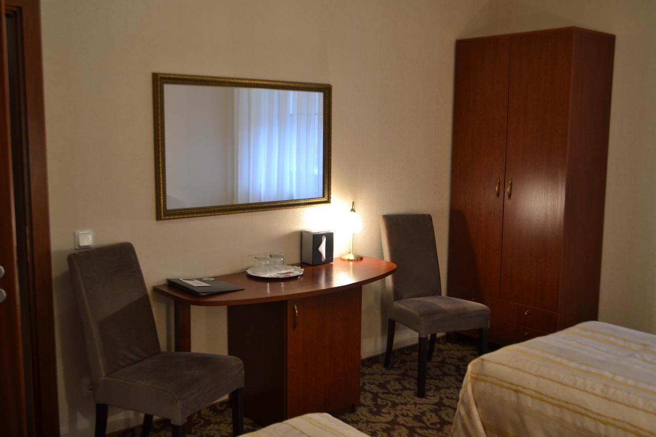 Gilija Hotel Silute Exterior photo